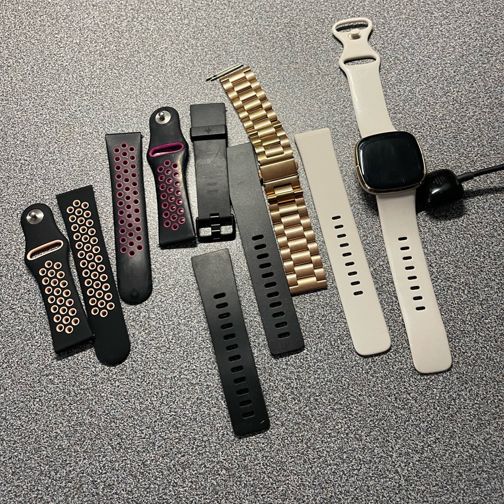 Smartwatch with Interchangeable Bands